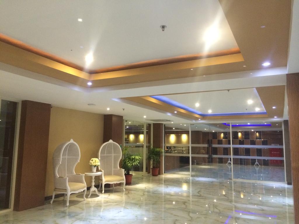 Sylvia Hotel Premier Kupang Kupang (East Nusa Tenggara) Exterior foto
