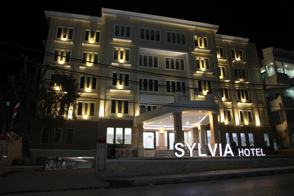 Sylvia Hotel Premier Kupang Kupang (East Nusa Tenggara) Exterior foto