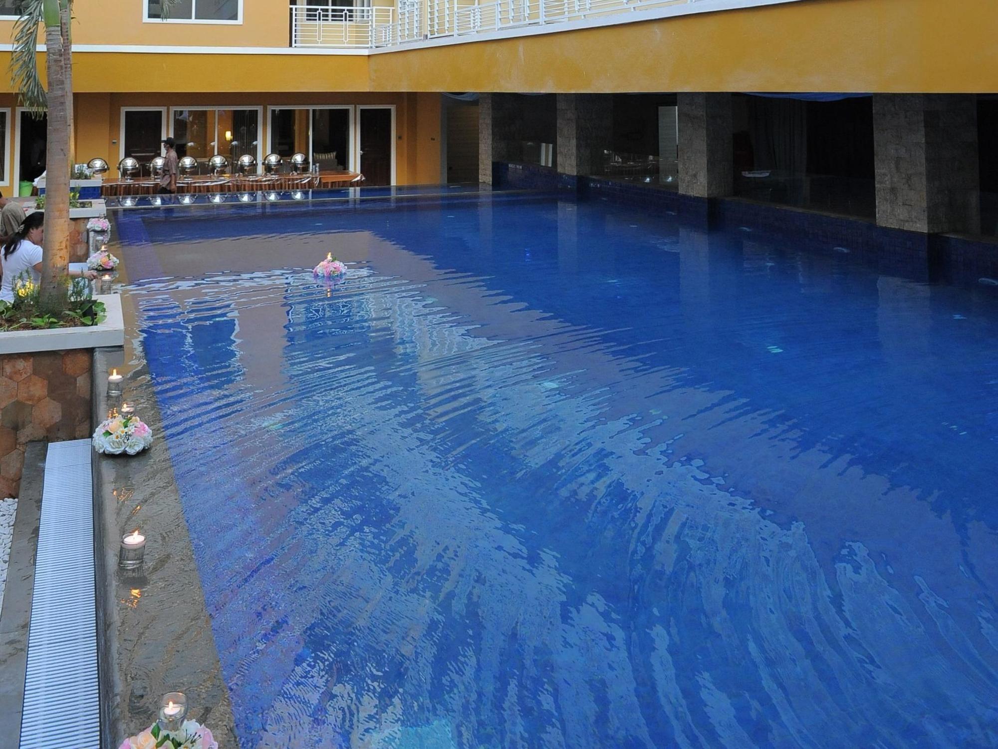 Sylvia Hotel Premier Kupang Kupang (East Nusa Tenggara) Exterior foto