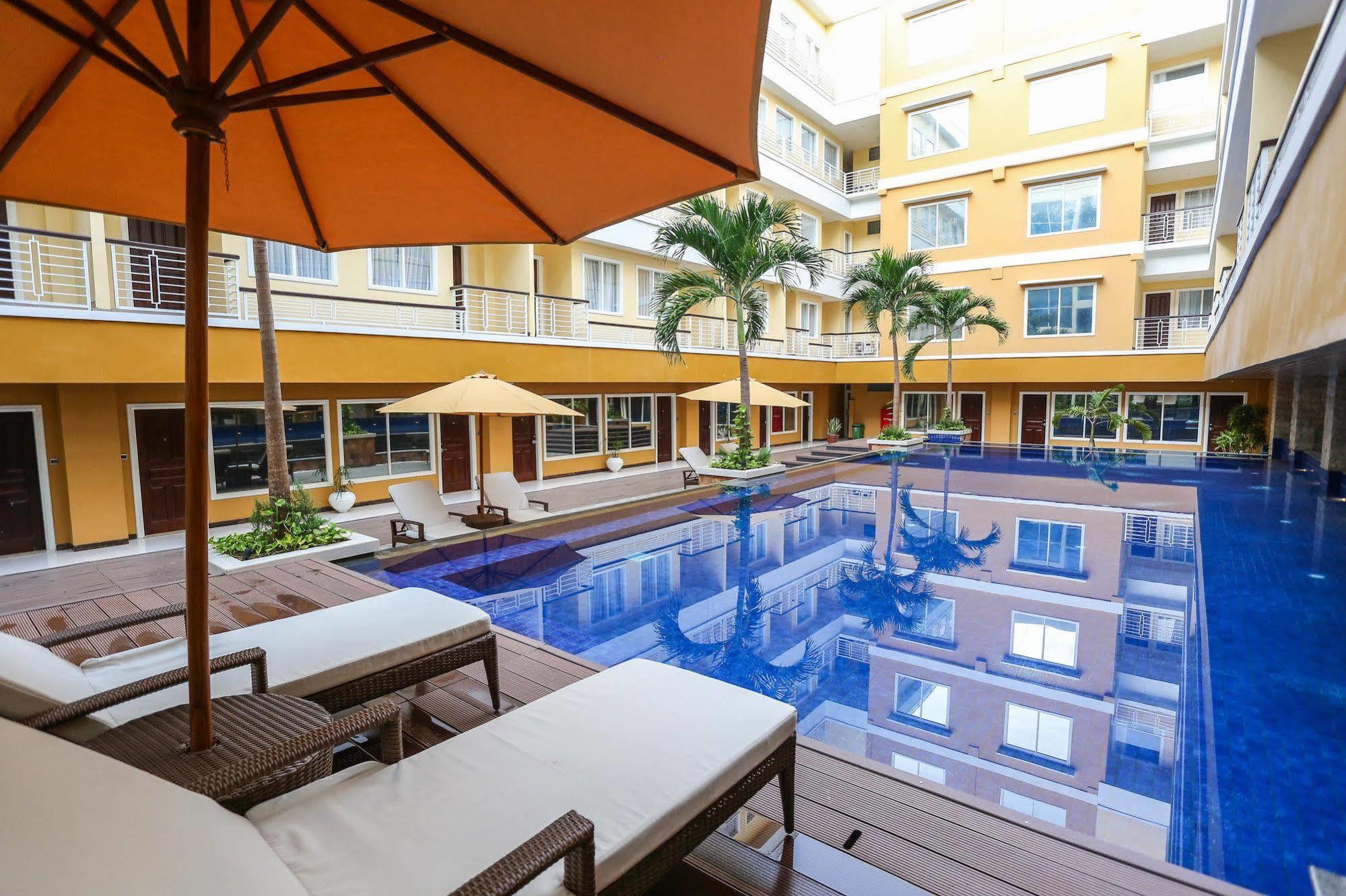 Sylvia Hotel Premier Kupang Kupang (East Nusa Tenggara) Exterior foto